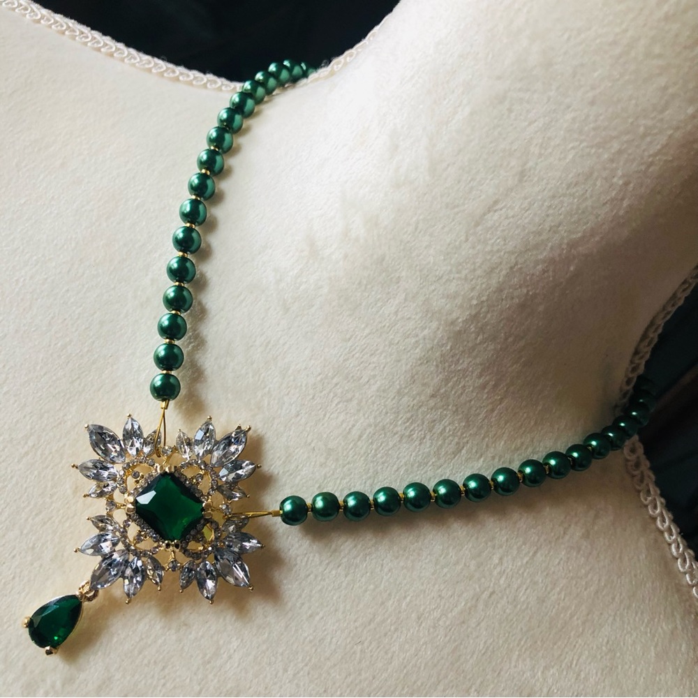 Handcrafted repurpose emerald cluster pendant Czech glass Pearl necklace